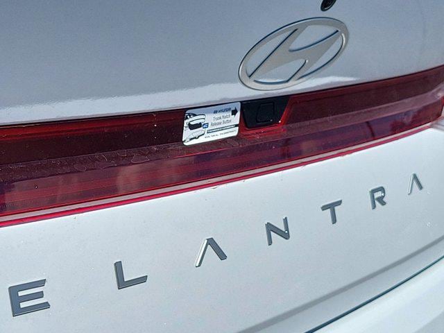 2025 Hyundai Elantra Blue - Photo 23