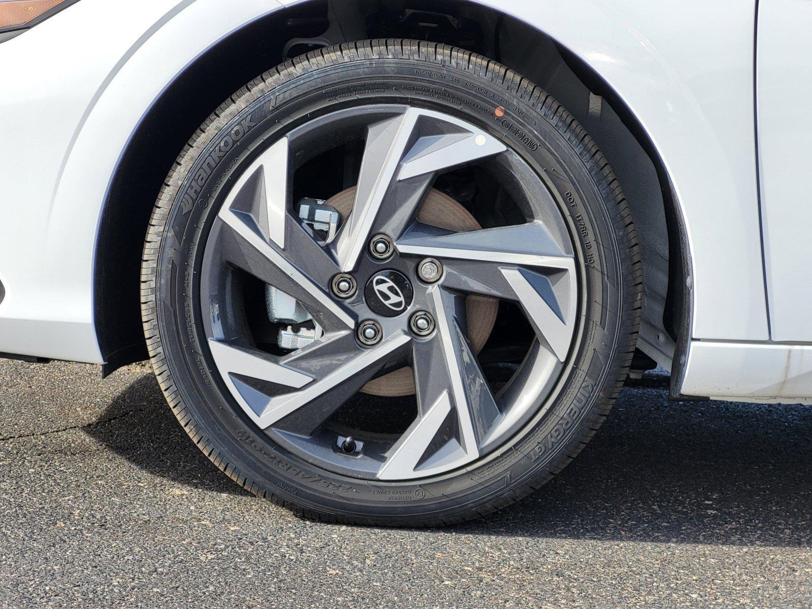 2025 Hyundai Elantra Blue - Photo 11