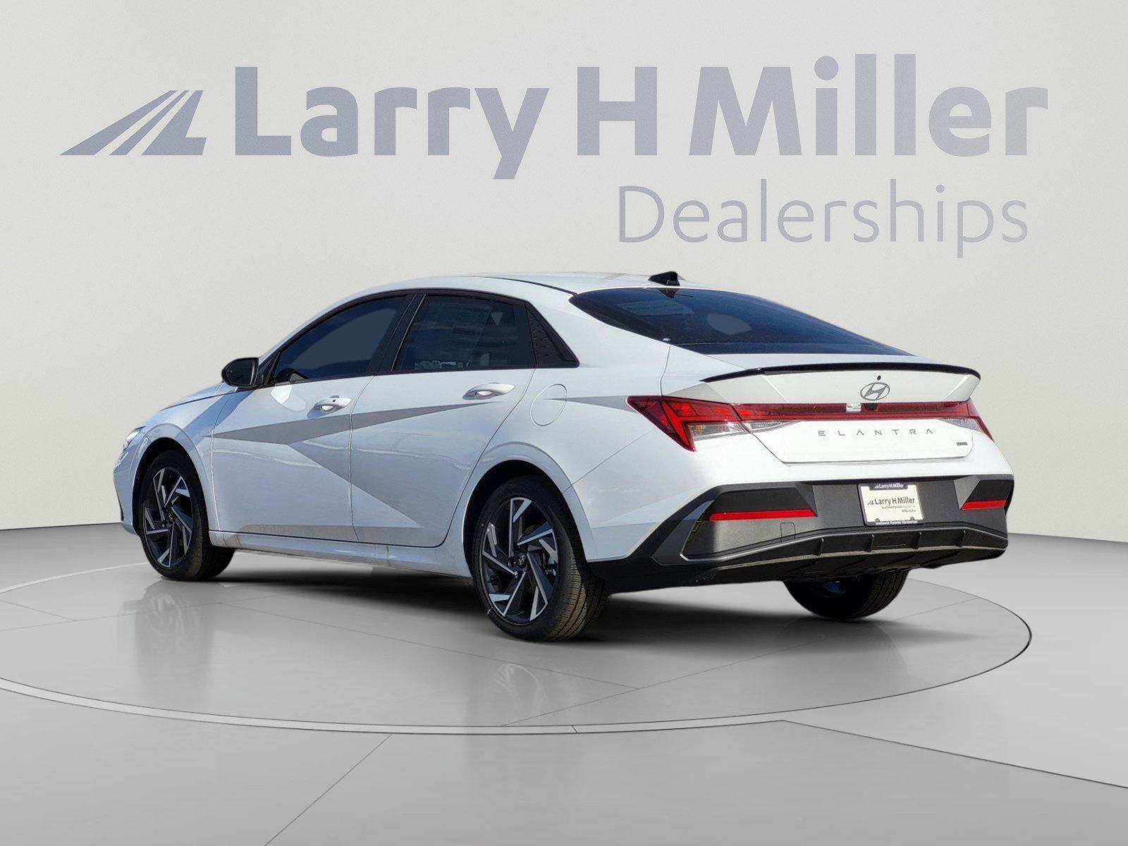 2025 Hyundai Elantra Blue - Photo 7