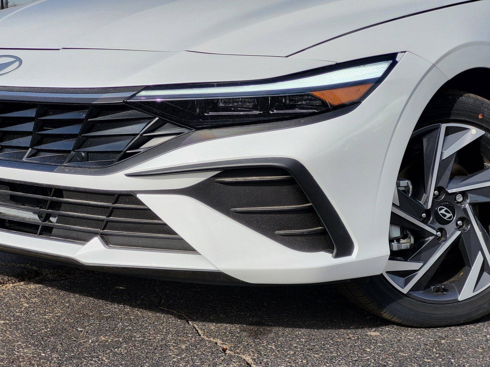2025 Hyundai Elantra Blue - Photo 9