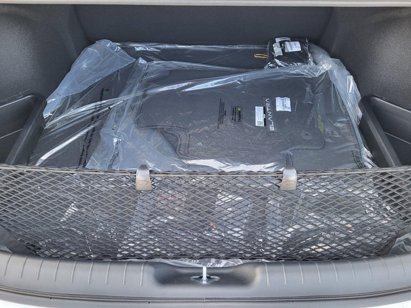 2025 Hyundai Elantra Blue - Photo 35