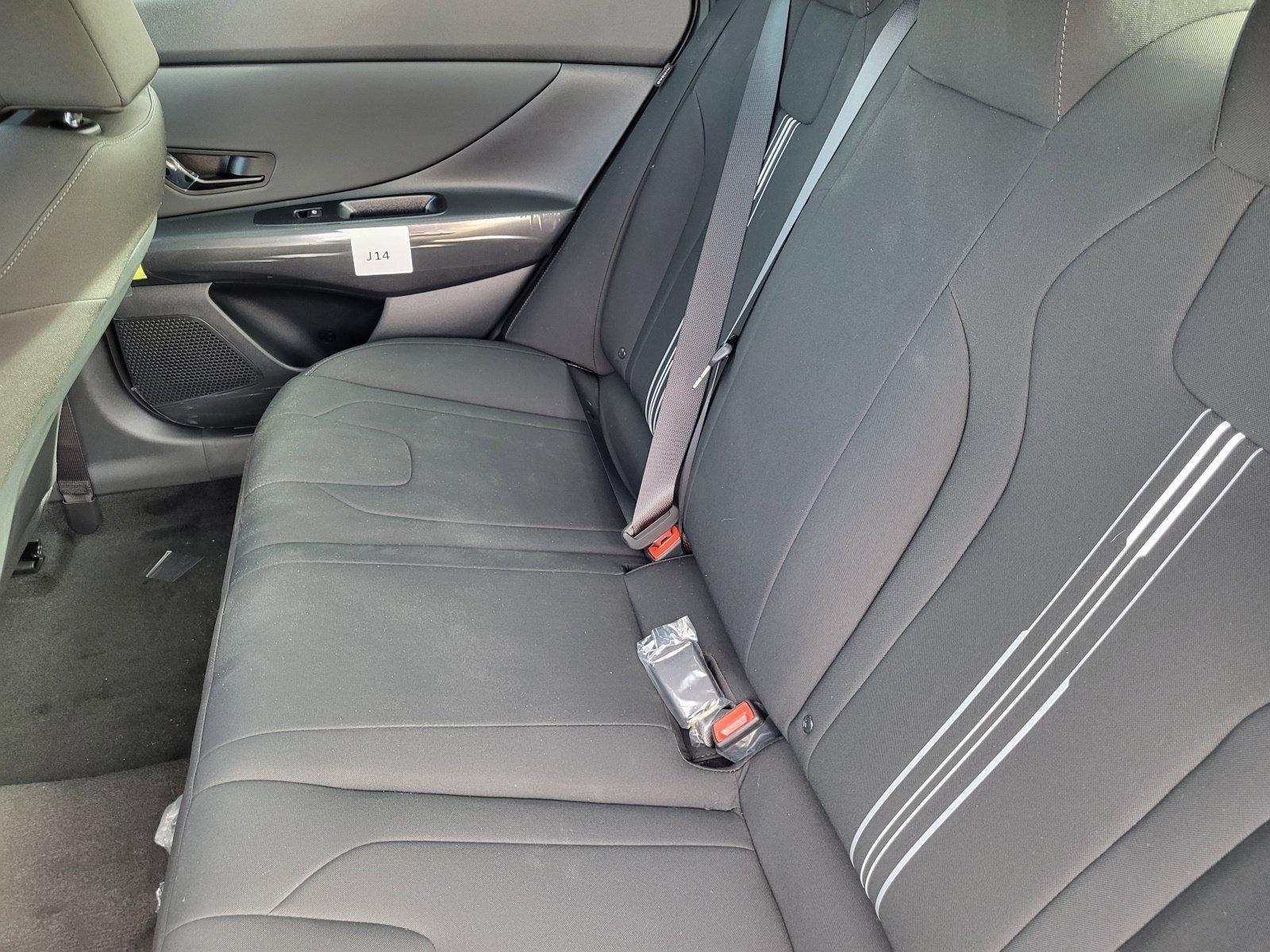 2025 Hyundai Elantra Blue - Photo 32