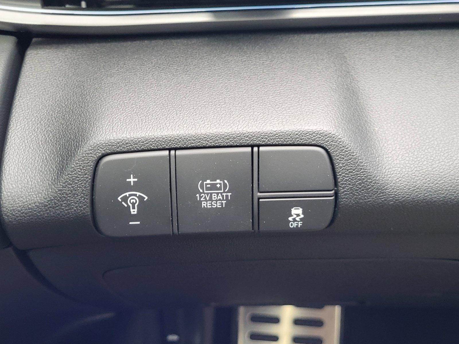 2025 Hyundai Elantra Blue - Photo 25
