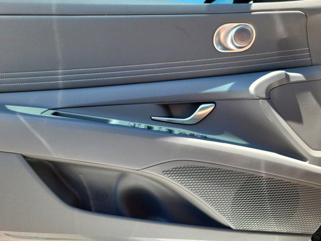 2025 Hyundai Elantra Blue - Photo 13