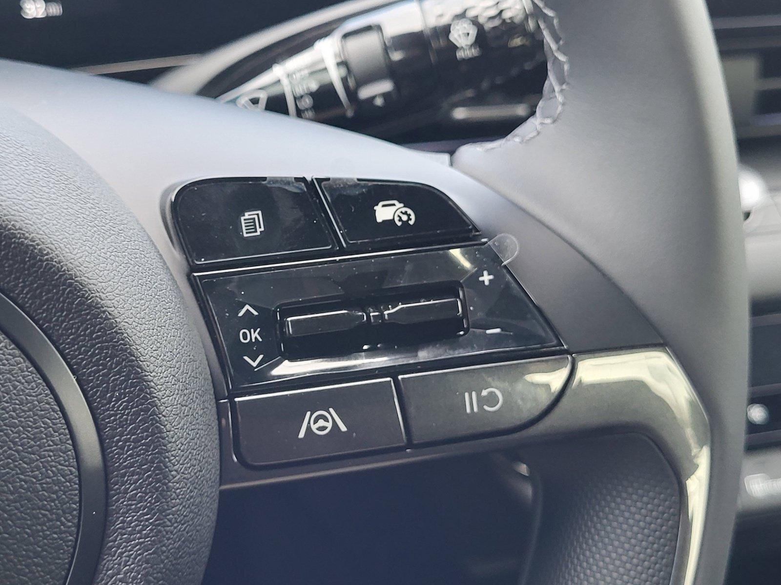 2025 Hyundai Elantra Blue - Photo 30
