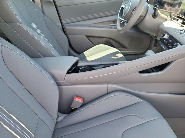 2025 Hyundai Elantra Blue - Photo 19
