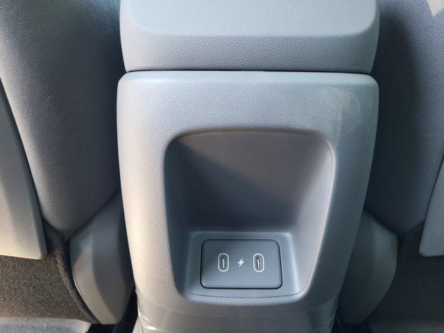 2025 Hyundai Elantra Blue - Photo 32