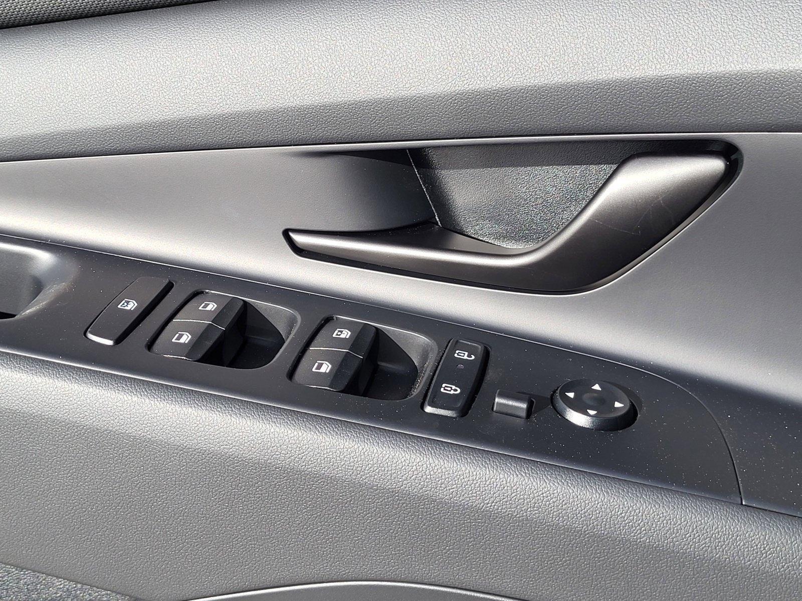 2025 Hyundai Elantra Blue - Photo 26