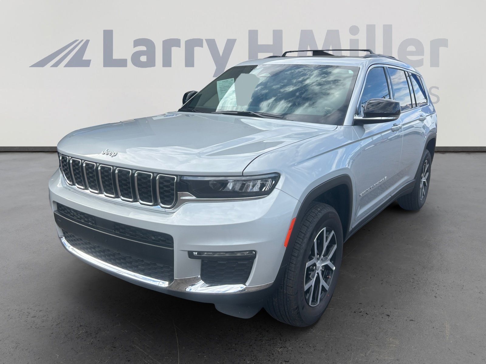 2025 Jeep Grand Cherokee L Limited 4x4's photo