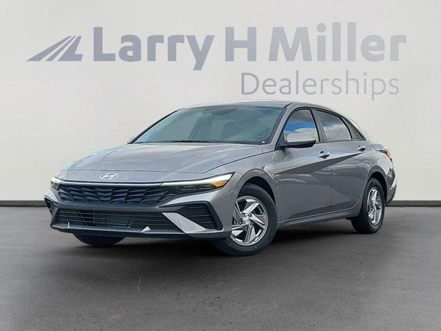 2025 Hyundai Elantra SE's photo