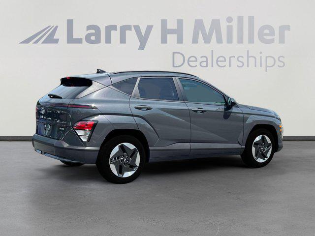 2025 Hyundai Kona EV SEL - Photo 8