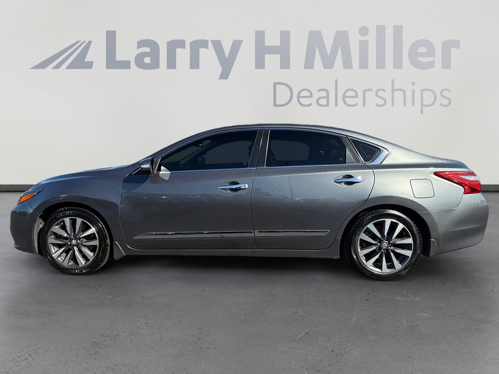2017 Nissan Altima 2.5 SL photo 2
