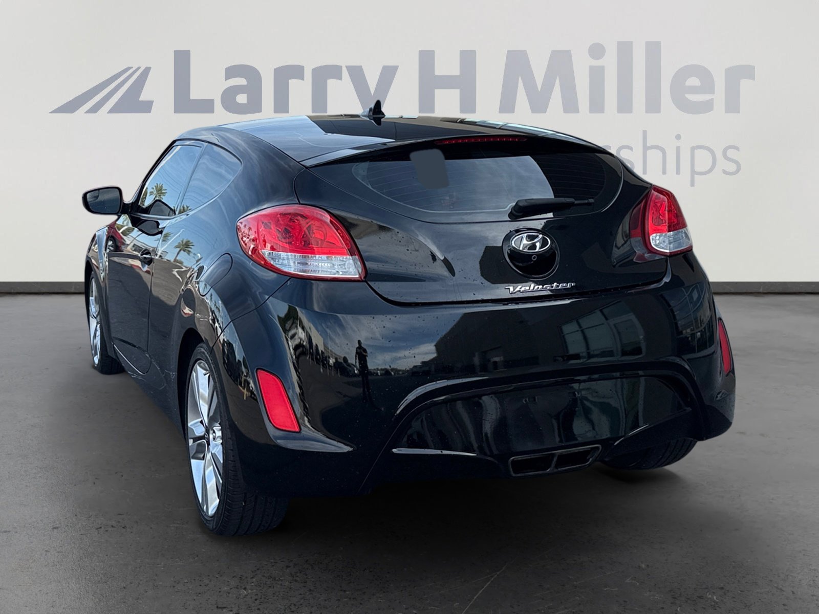 2017 Hyundai Veloster Value Edition photo 3