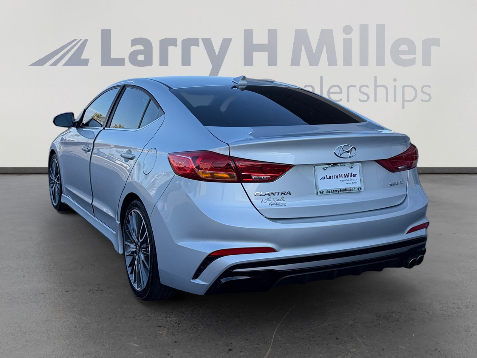 2018 Hyundai Elantra Sport photo 3