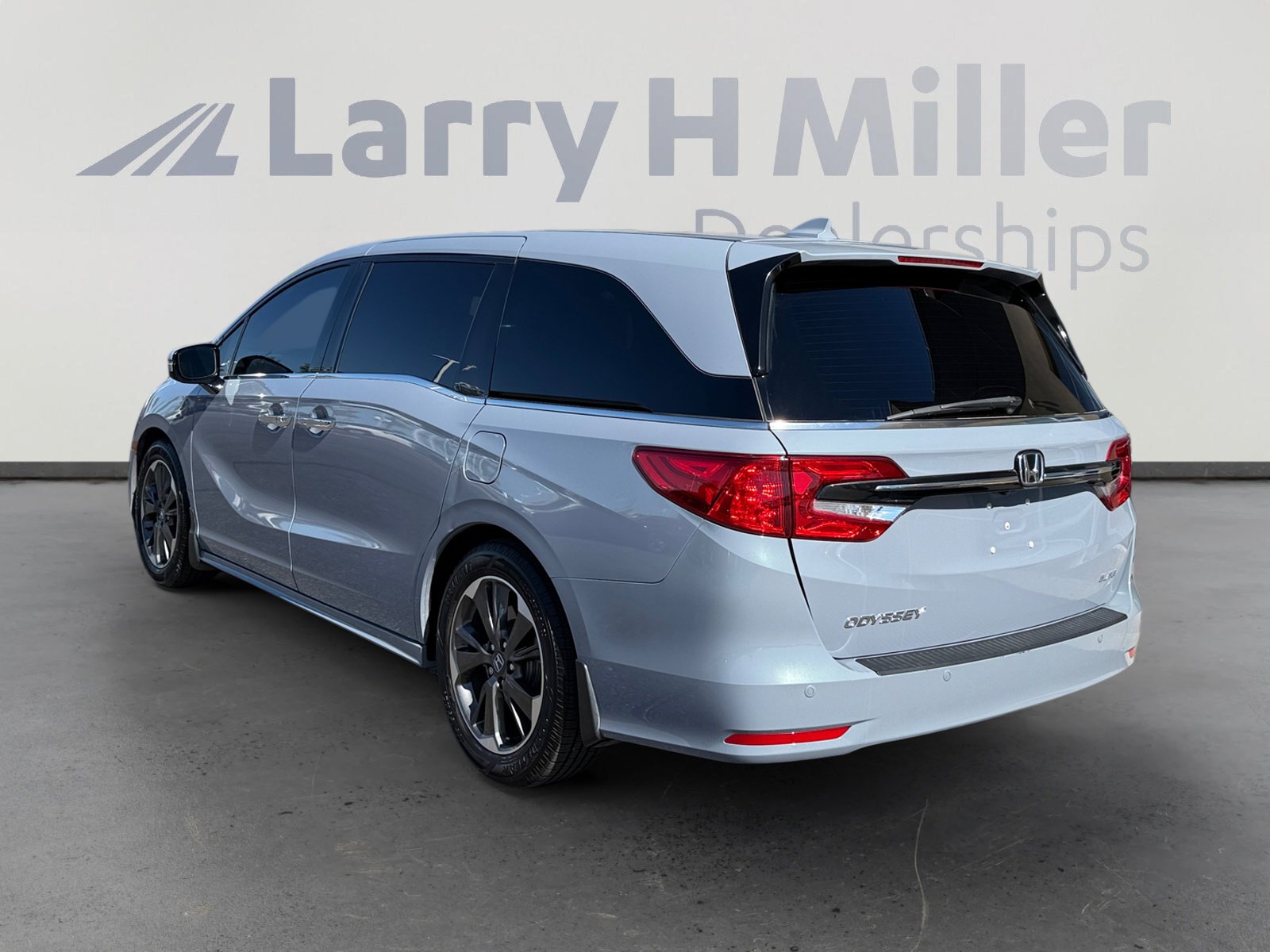 2023 Honda Odyssey Elite photo 3