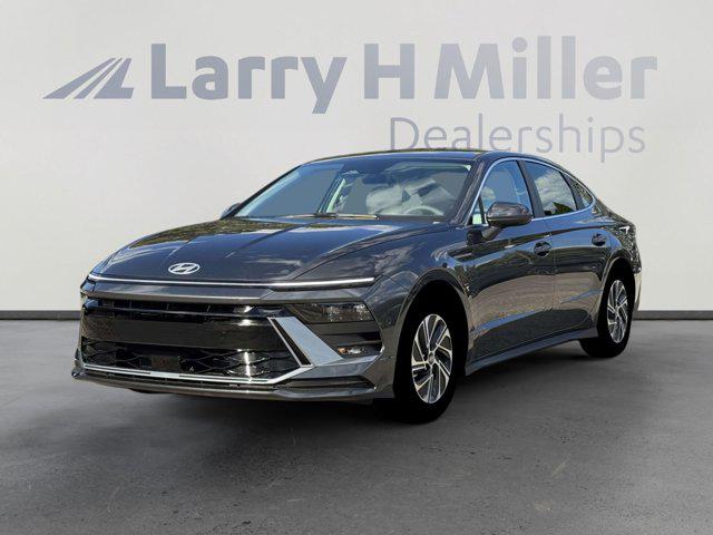 2026 Hyundai Sonata Blue's photo