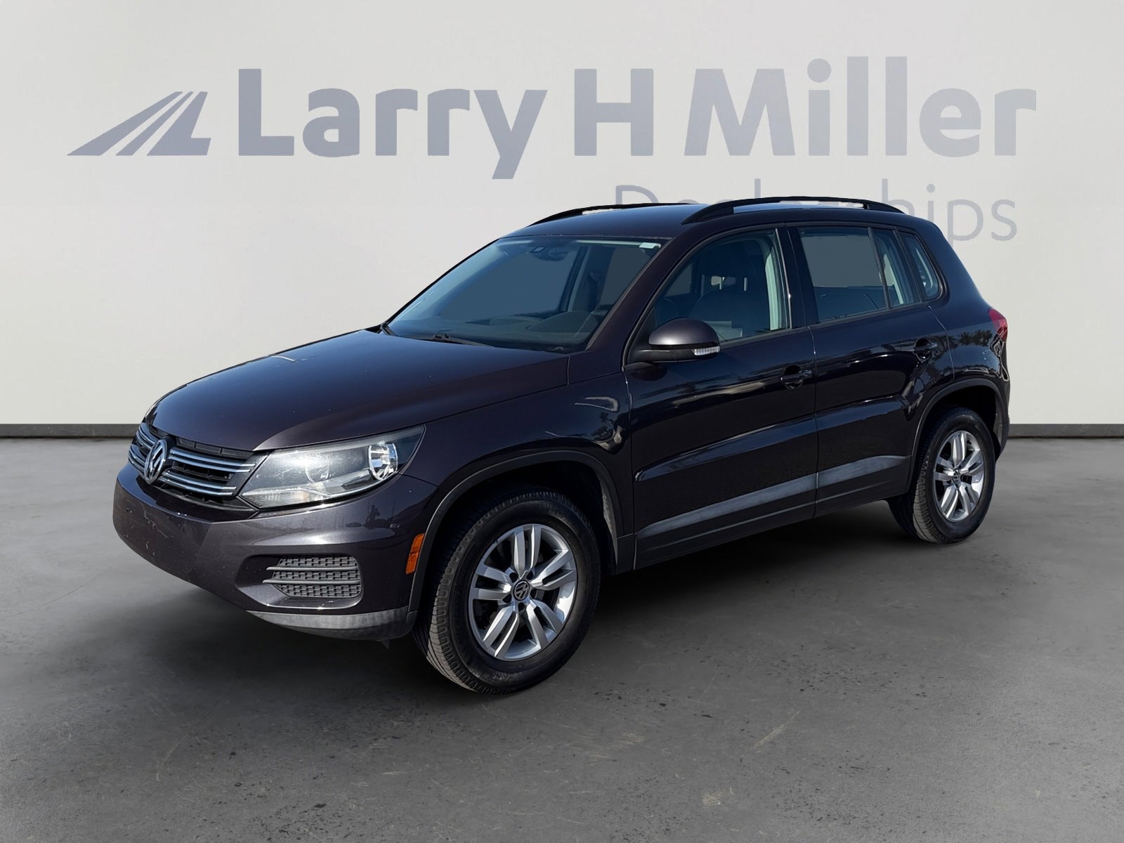 2016 Volkswagen Tiguan 2.0T S's photo