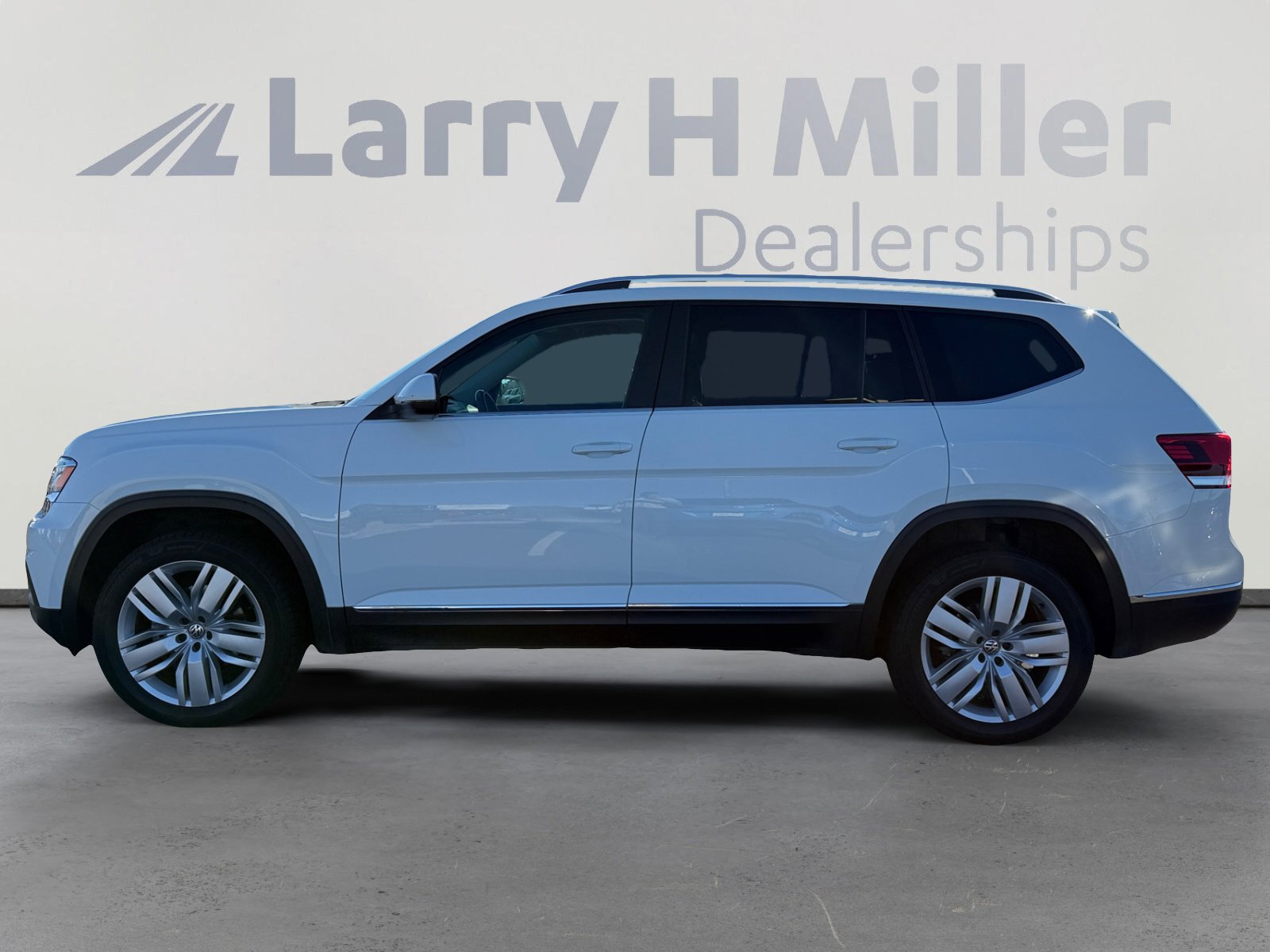 2019 Volkswagen Atlas V6 SEL photo 2