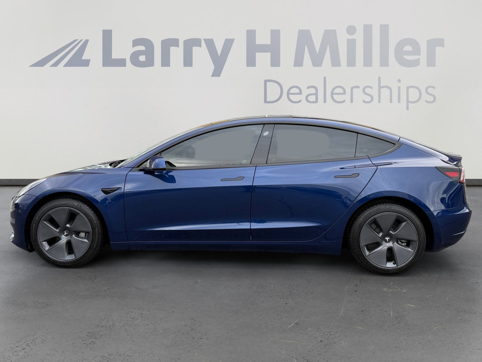 2022 Tesla Model 3 Long Range photo 2