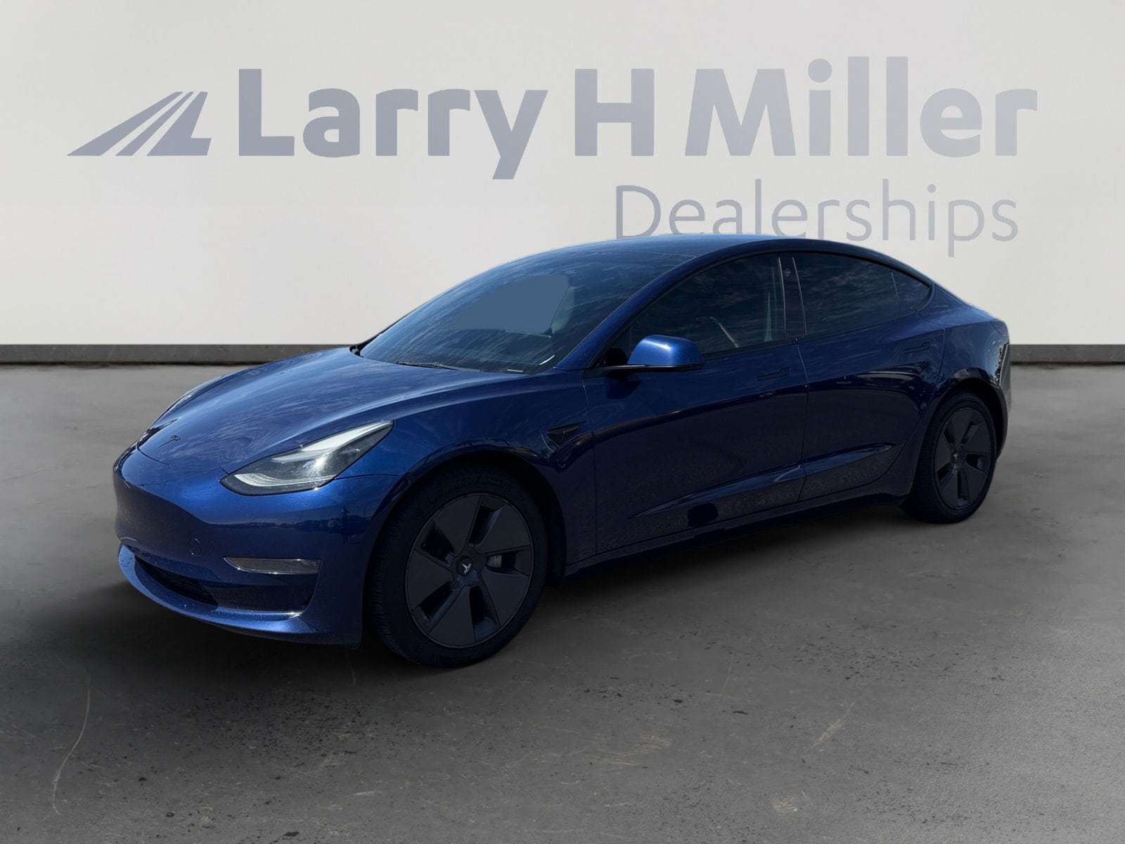 2023 Tesla Model 3 -'s photo