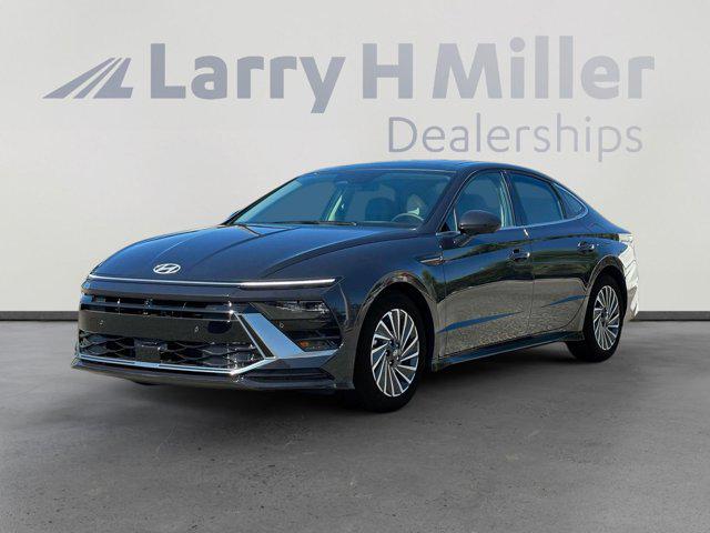 2025 Hyundai Sonata Hybrid
