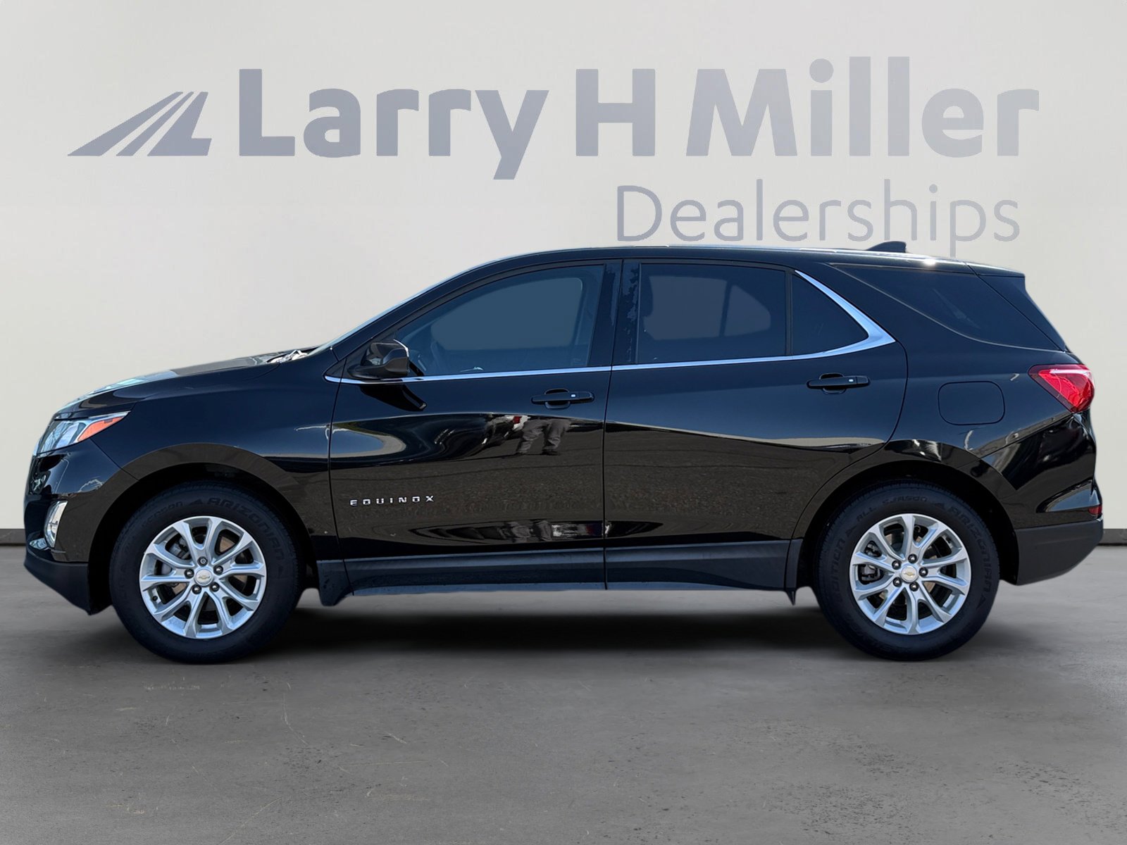 2019 Chevrolet Equinox LT photo 2