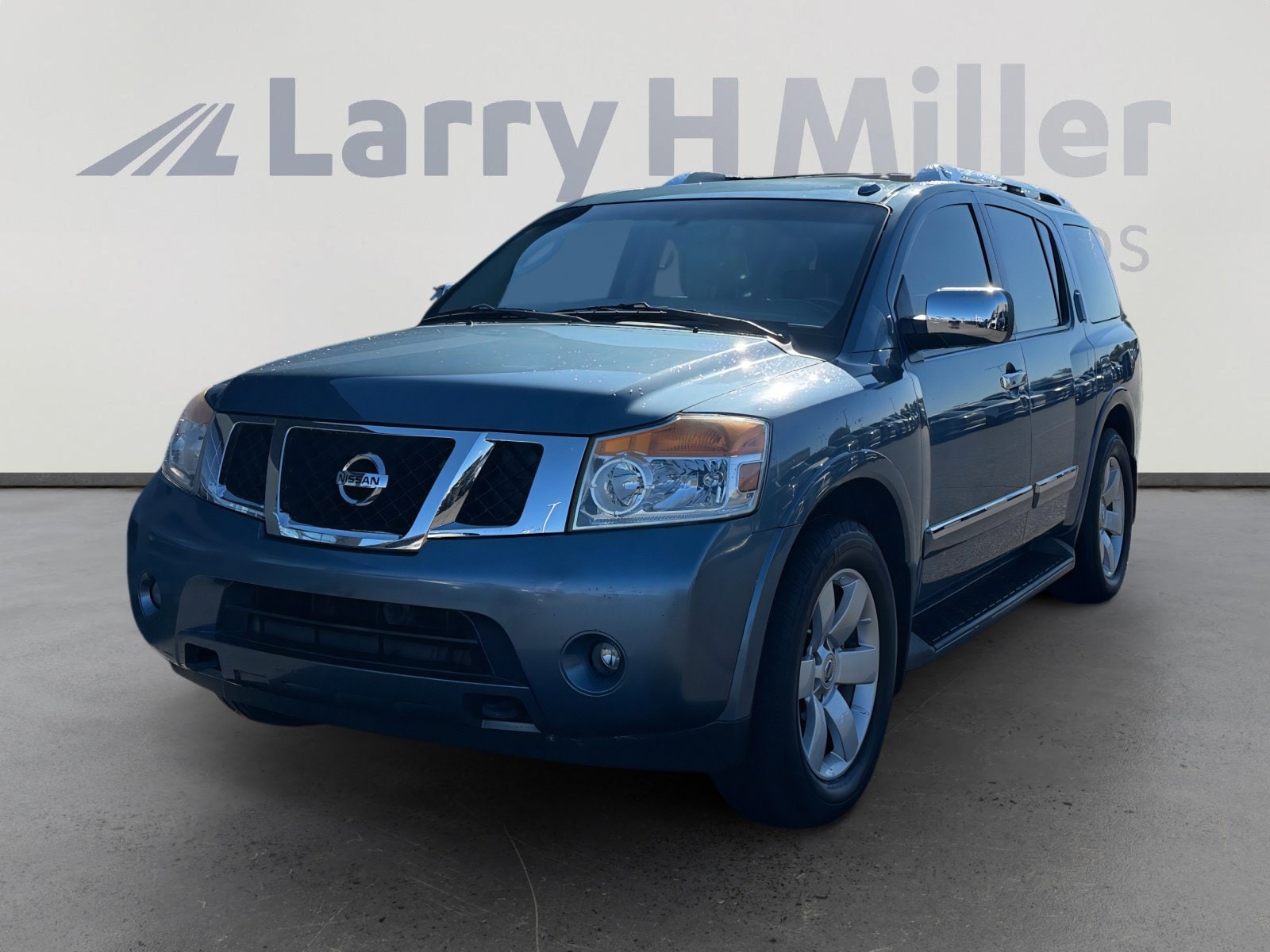2011 Nissan Armada SL's photo