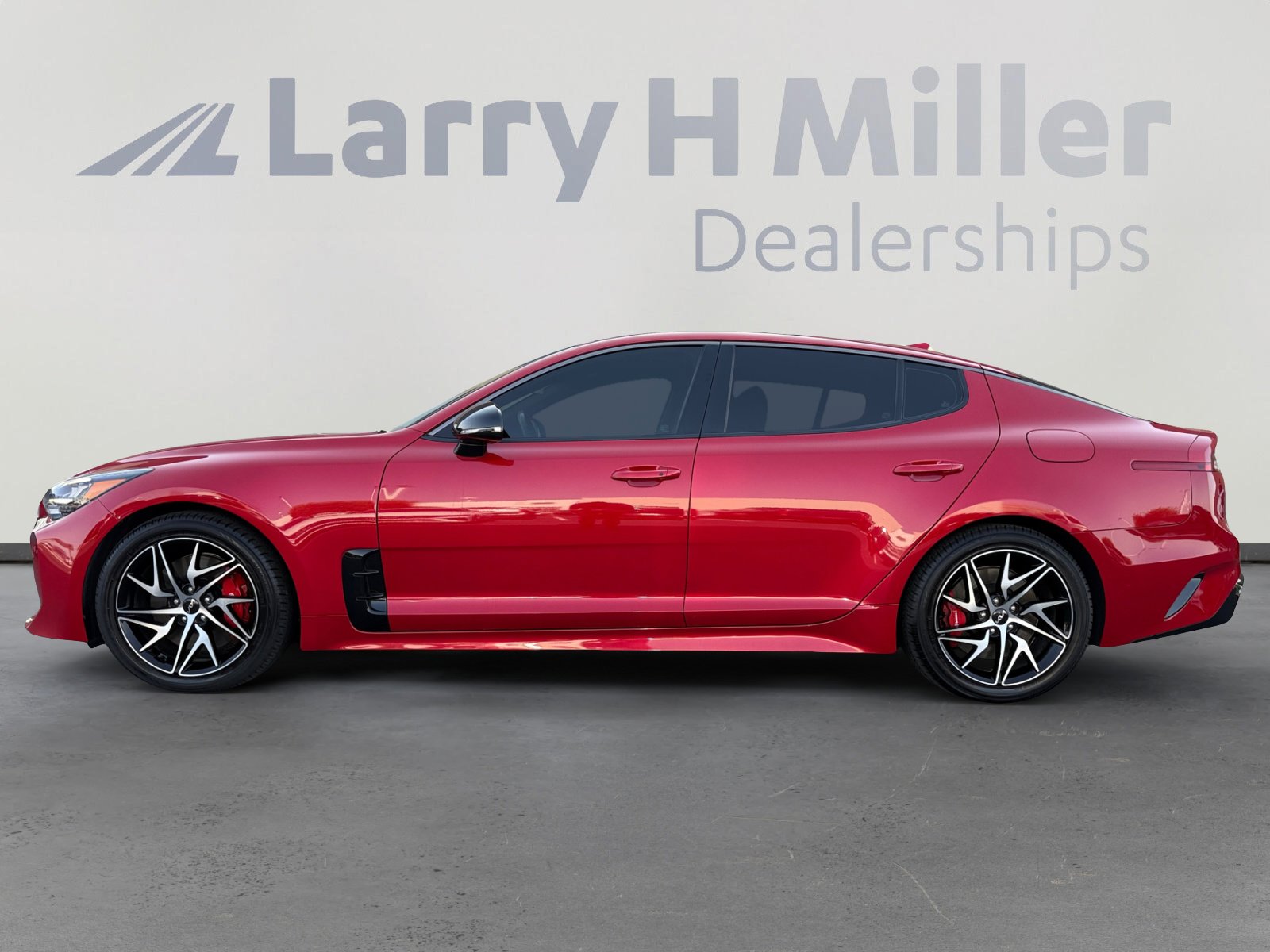 2023 Kia Stinger GT-Line photo 2