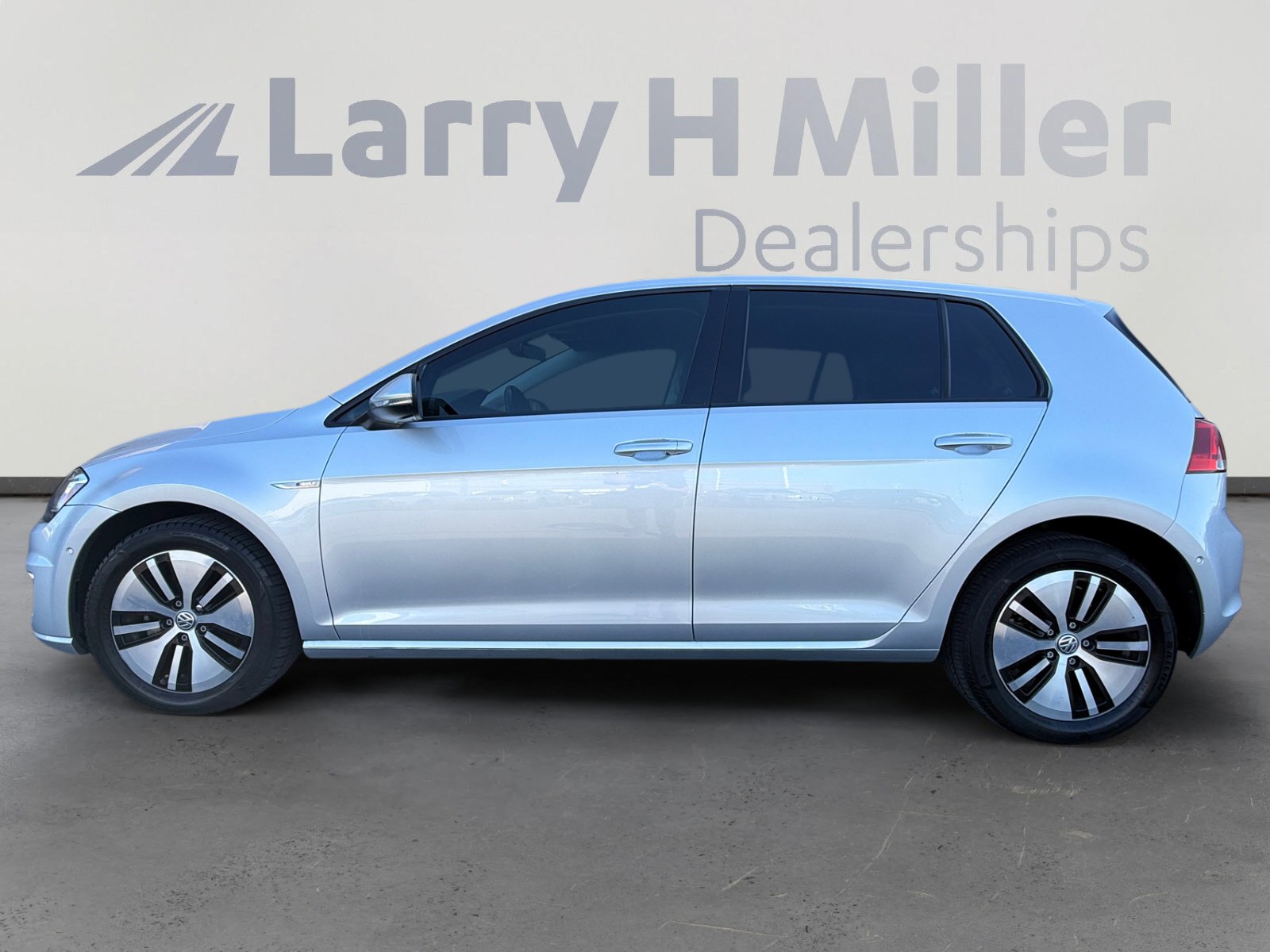 2016 Volkswagen e-Golf SEL Premium photo 2