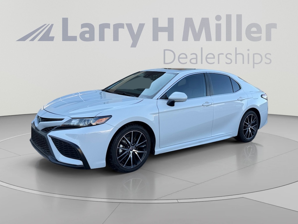 Used 2023 Toyota Camry Hybrid SE Sedan