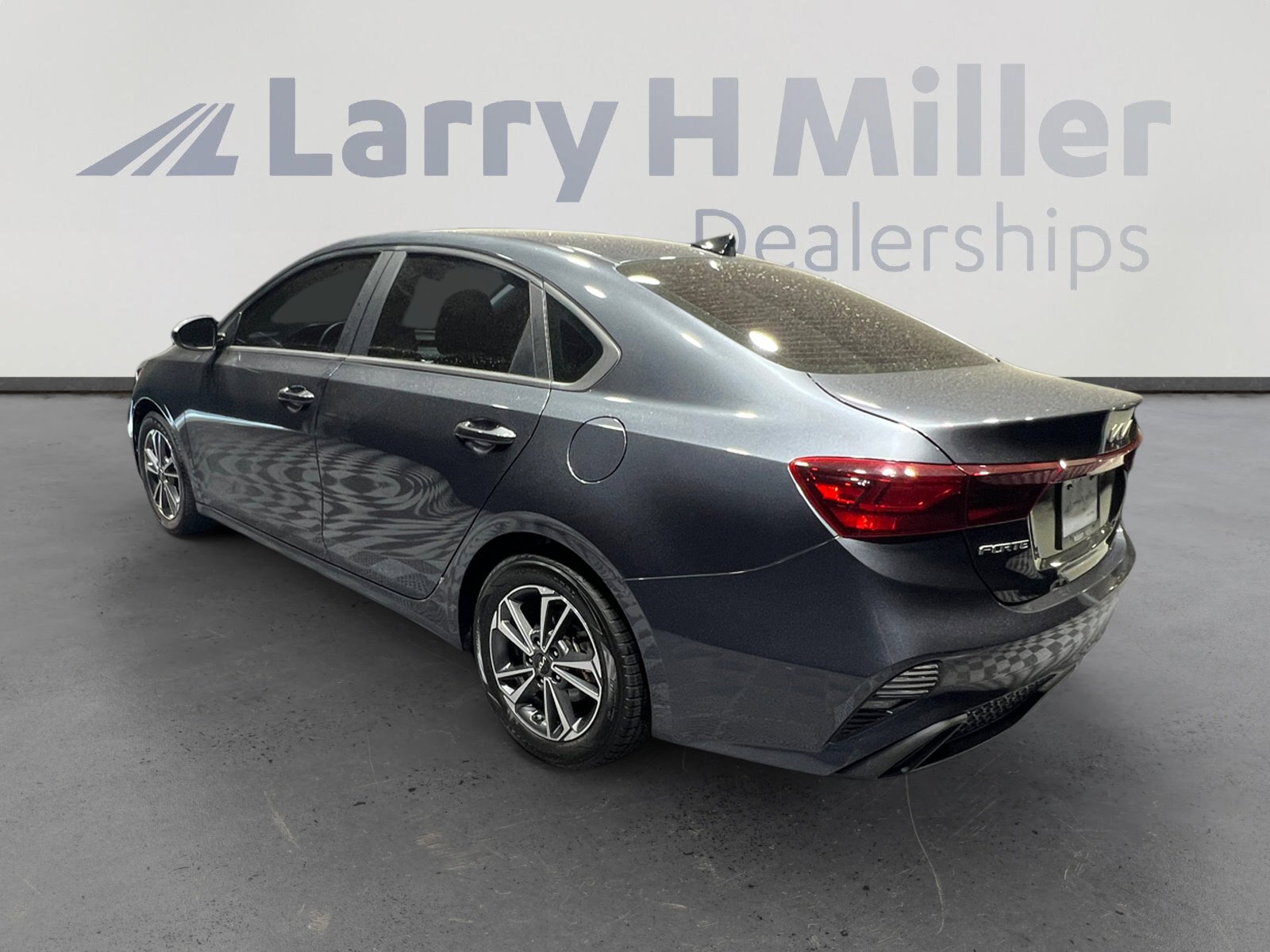 2023 Kia Forte LXS photo 4