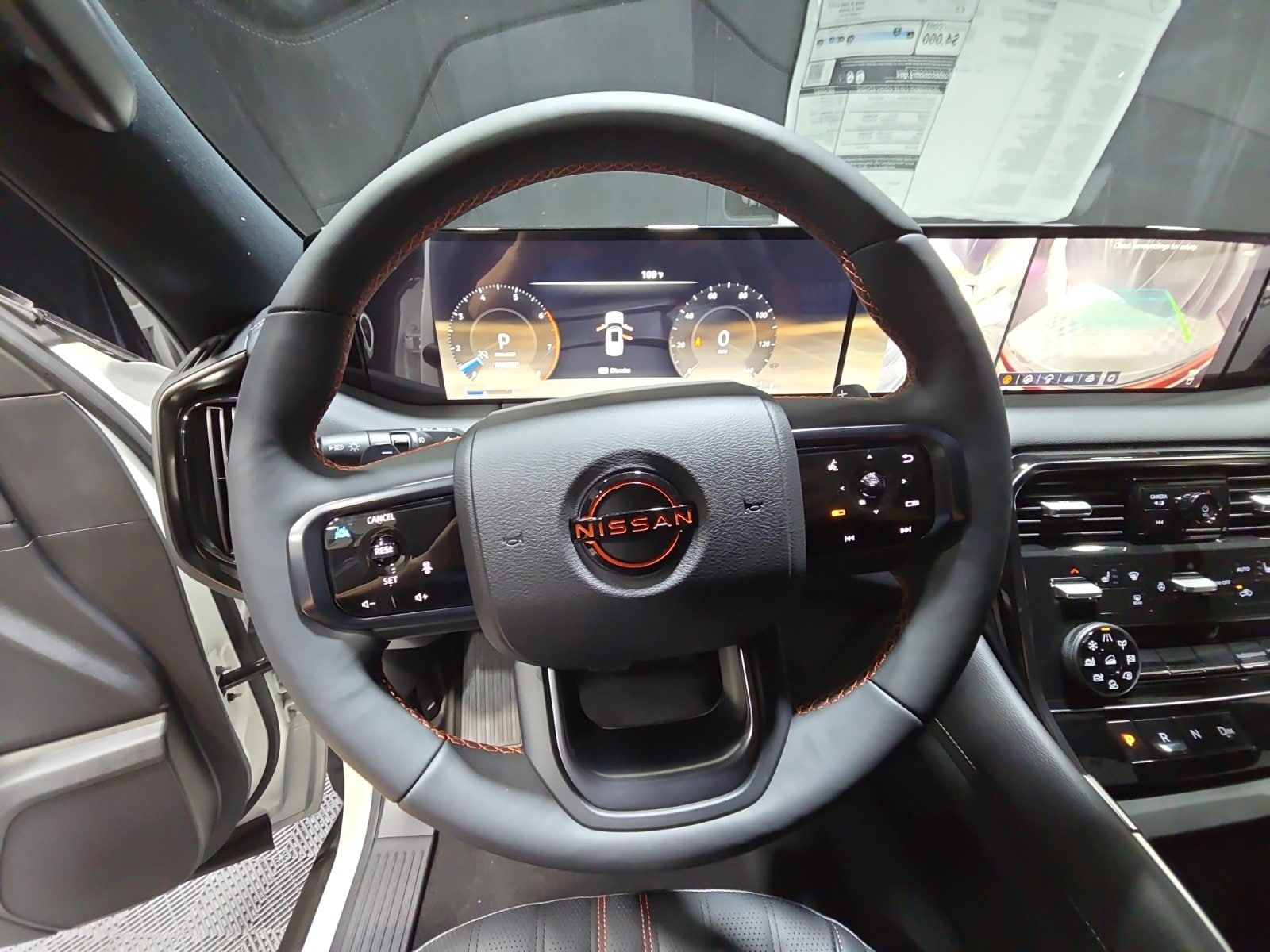 2025 Nissan Armada PRO-4X - Photo 10