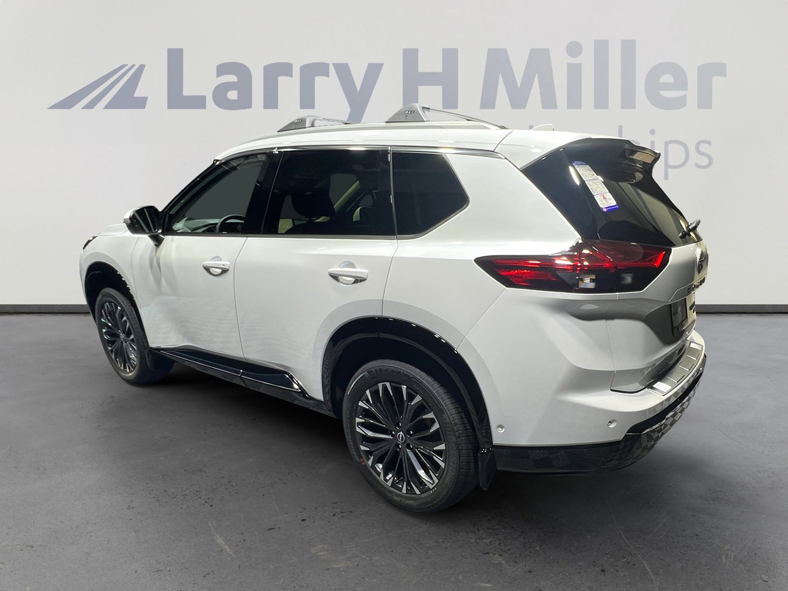 2026 Nissan Rogue Platinum photo 4