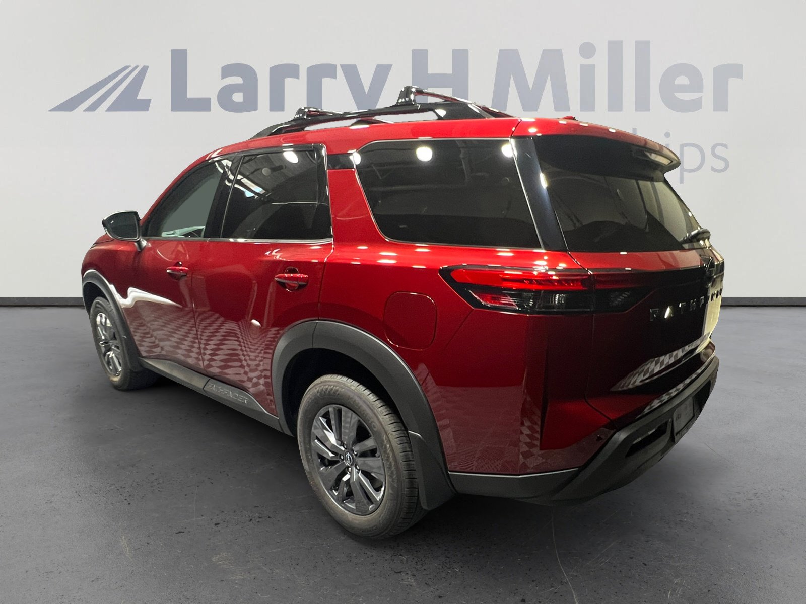 2025 Nissan Pathfinder SV photo 4