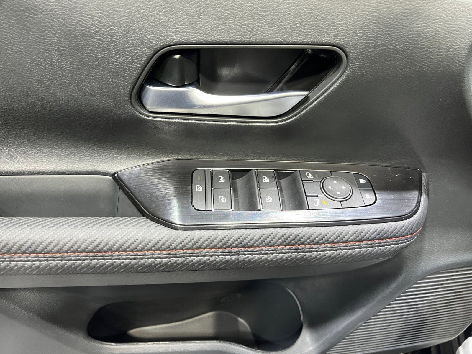 2026 Nissan KICKS SR - Photo 15