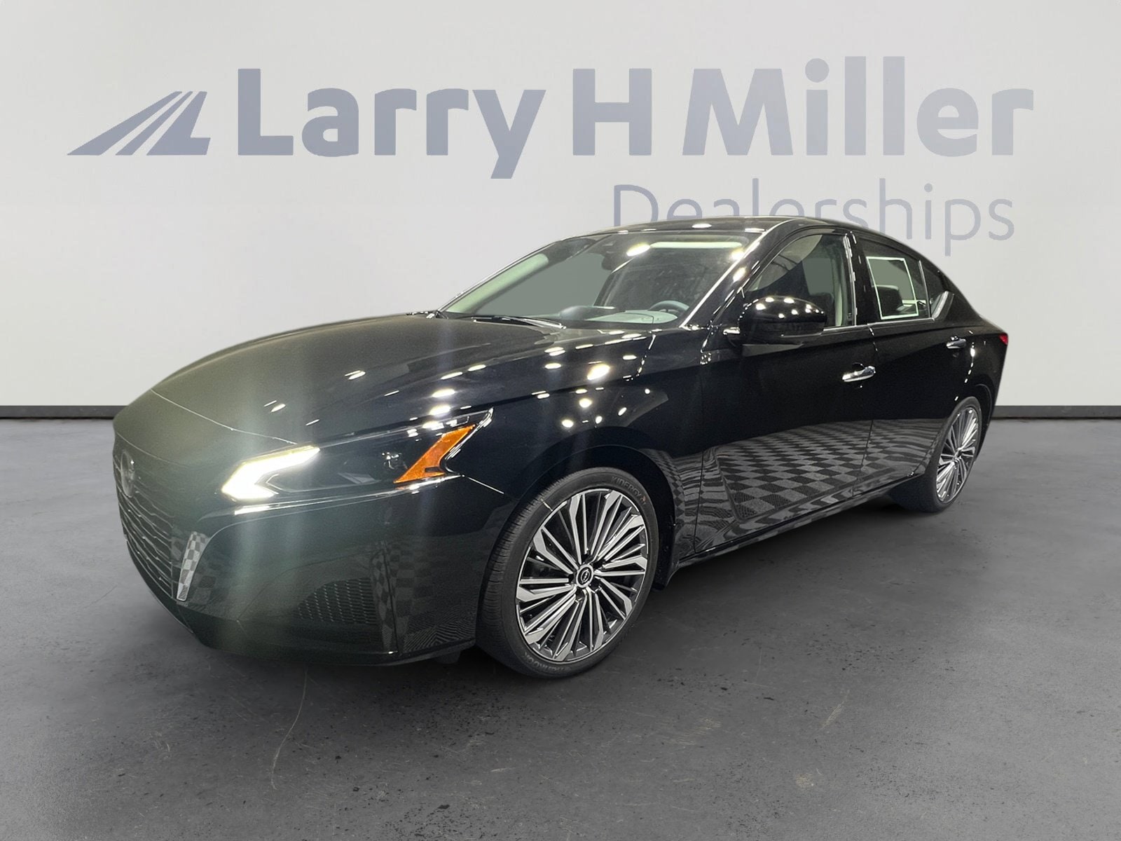 2025 Nissan Altima SL's photo