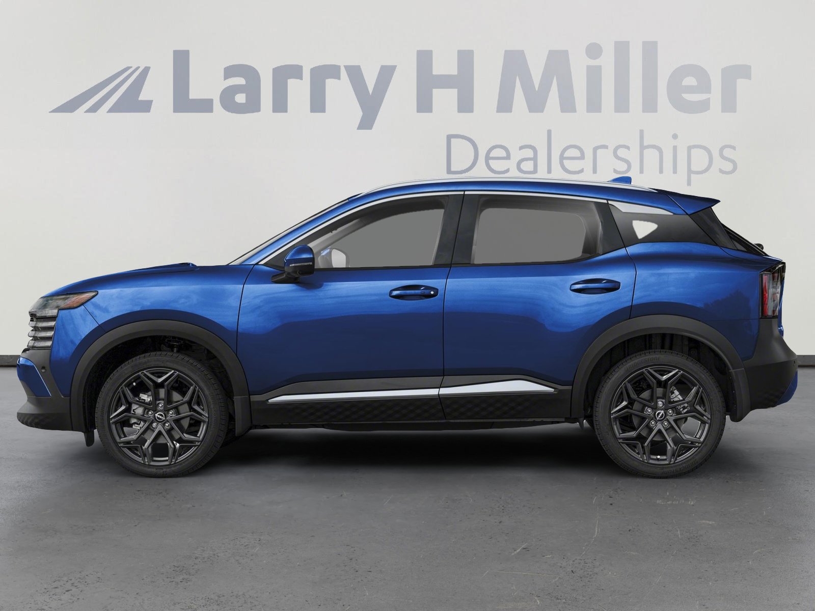 2026 Nissan Kicks SR photo 4