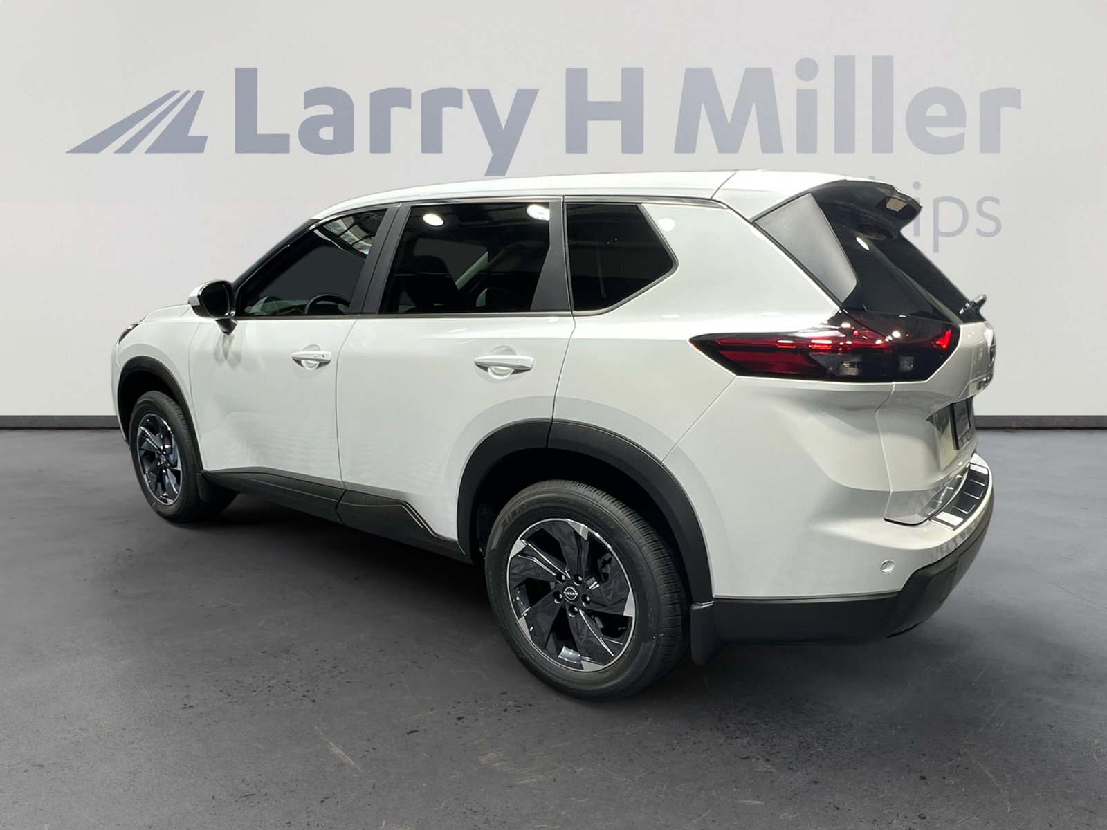 2026 Nissan Rogue SV photo 4
