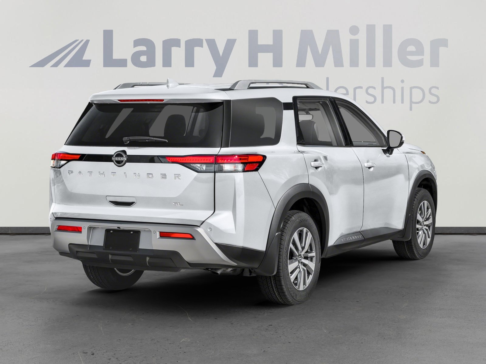 2025 Nissan Pathfinder SL photo 3