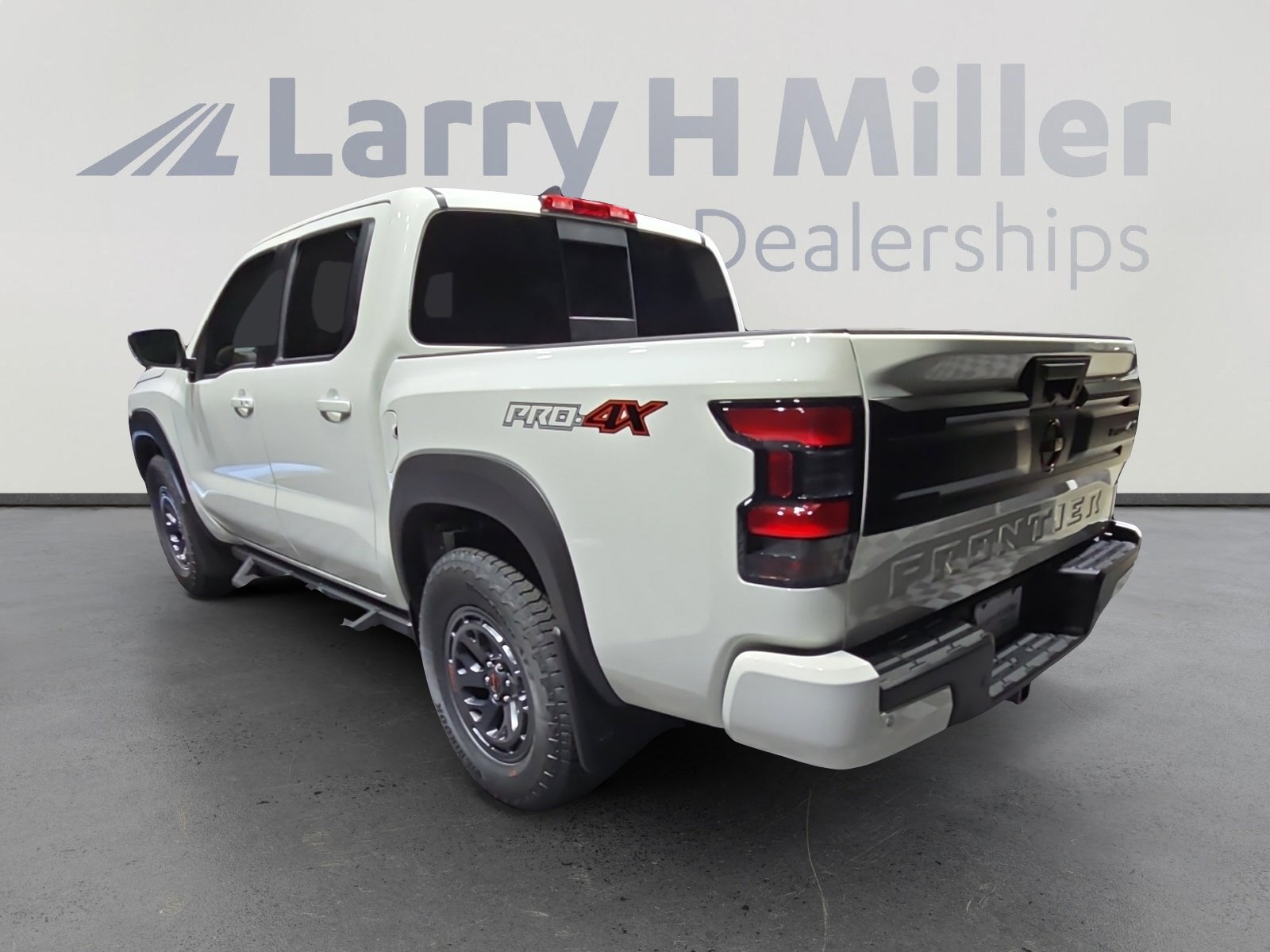 2026 Nissan Frontier PRO-4X photo 4