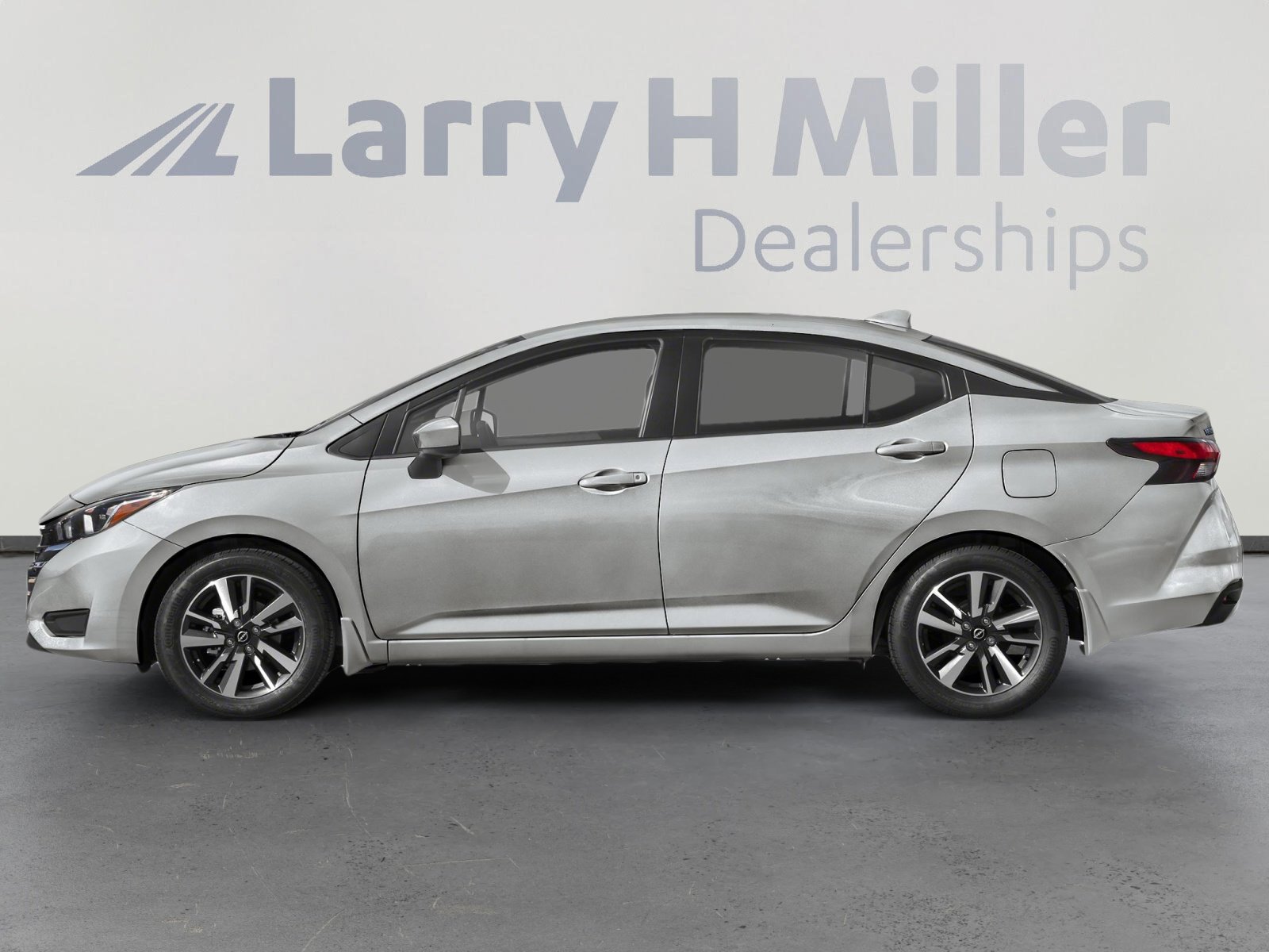 2025 Nissan Versa 1.6 SV photo 4