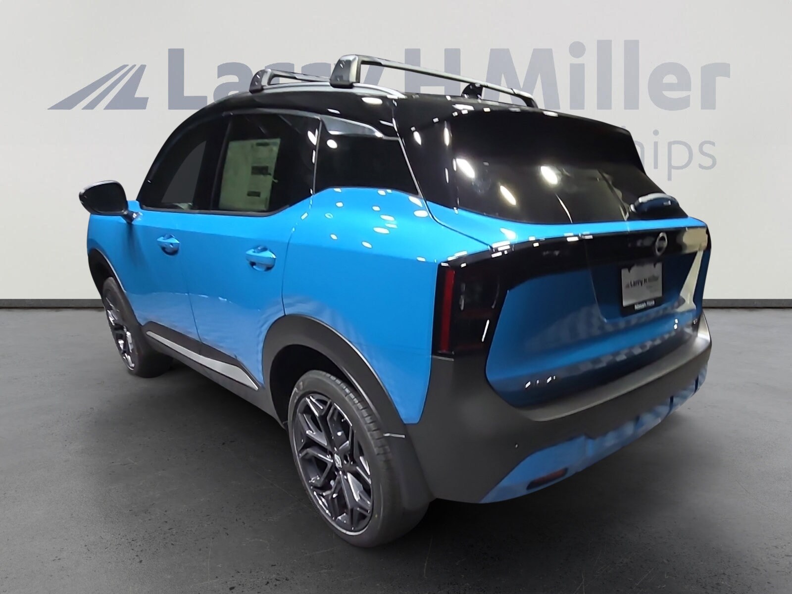 2026 Nissan Kicks SR photo 4