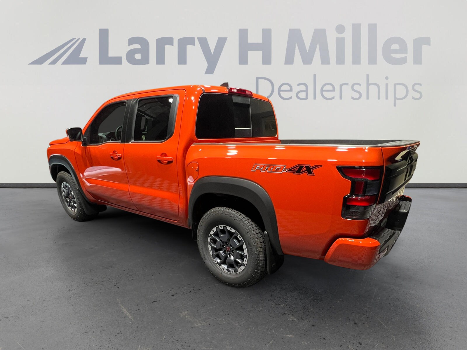 2025 Nissan Frontier PRO-4X photo 4