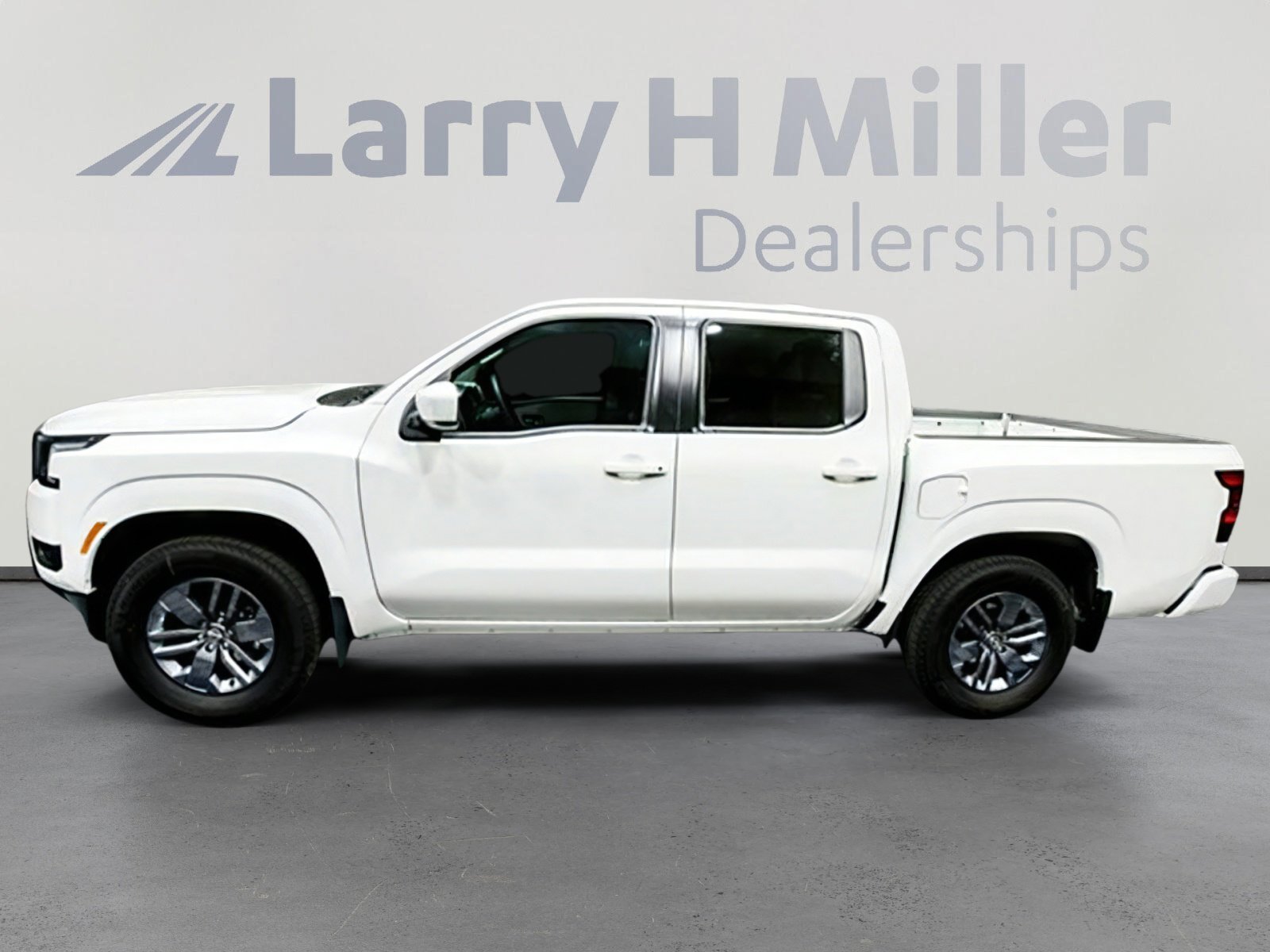 2025 Nissan Frontier SV photo 3