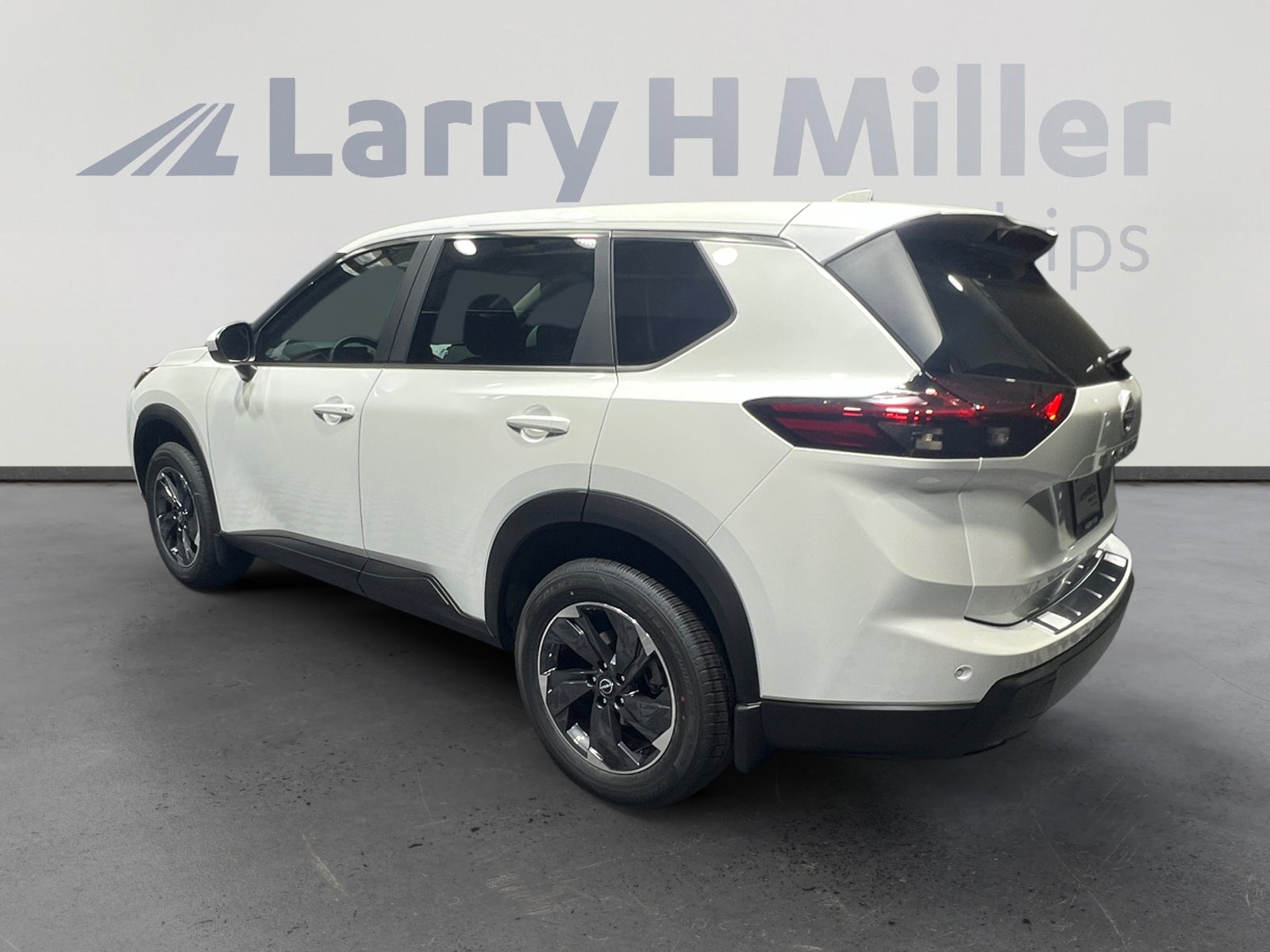 2026 Nissan Rogue SV photo 4