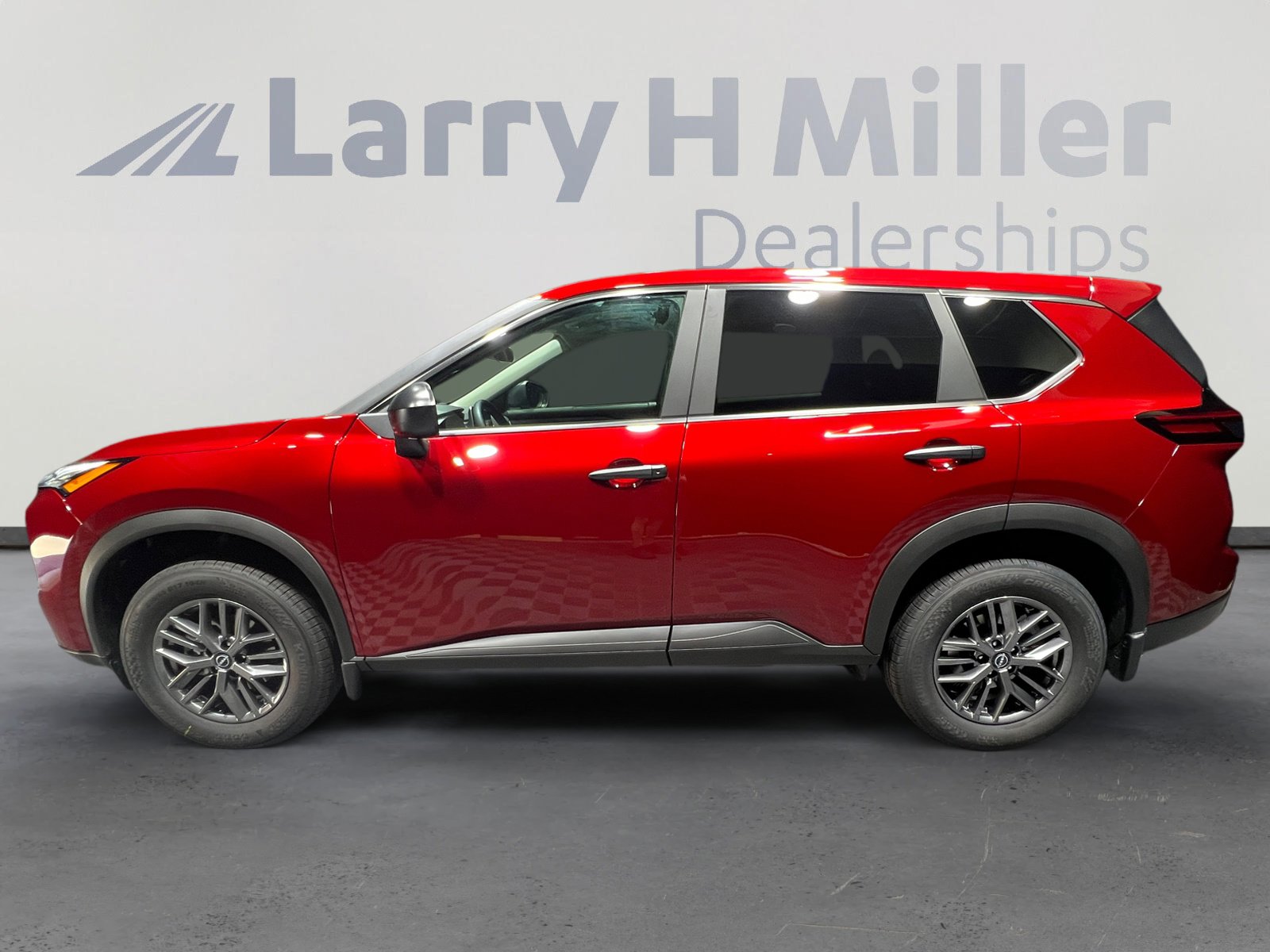 2026 Nissan Rogue S photo 3