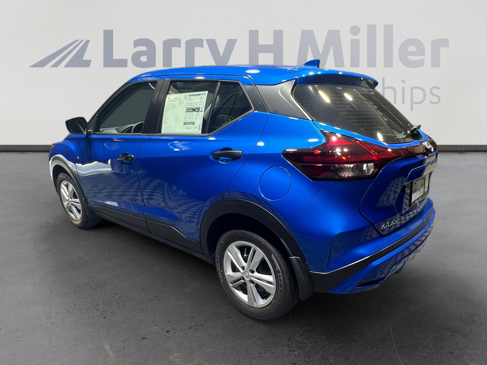 2025 Nissan Kicks Play S photo 4