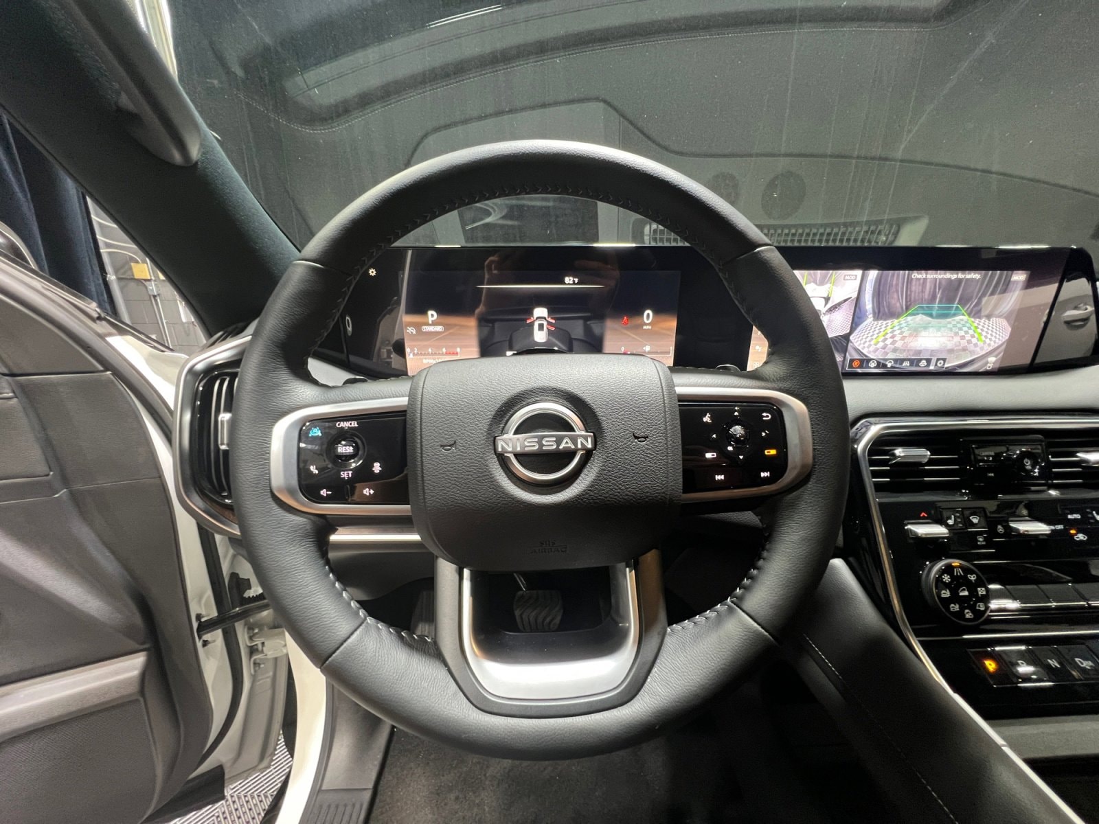 2026 Nissan Armada SL - Photo 10