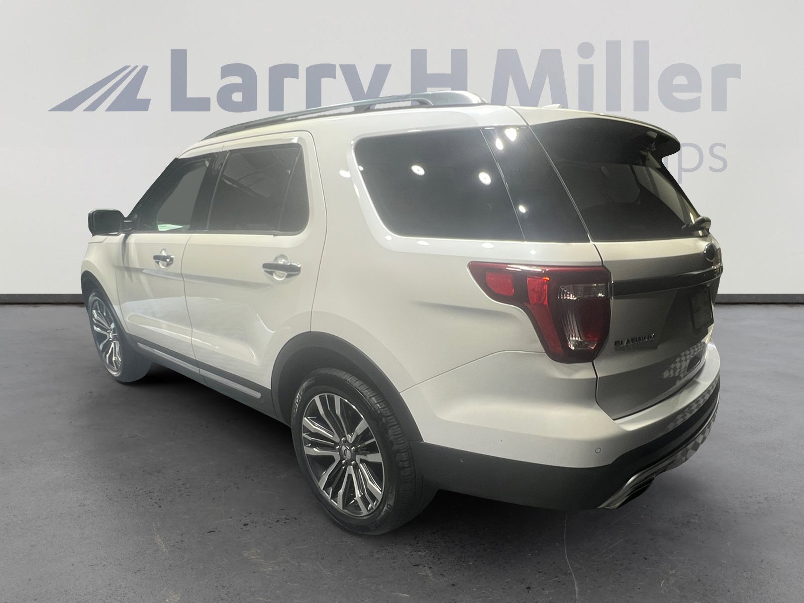 2016 Ford Explorer Platinum photo 4
