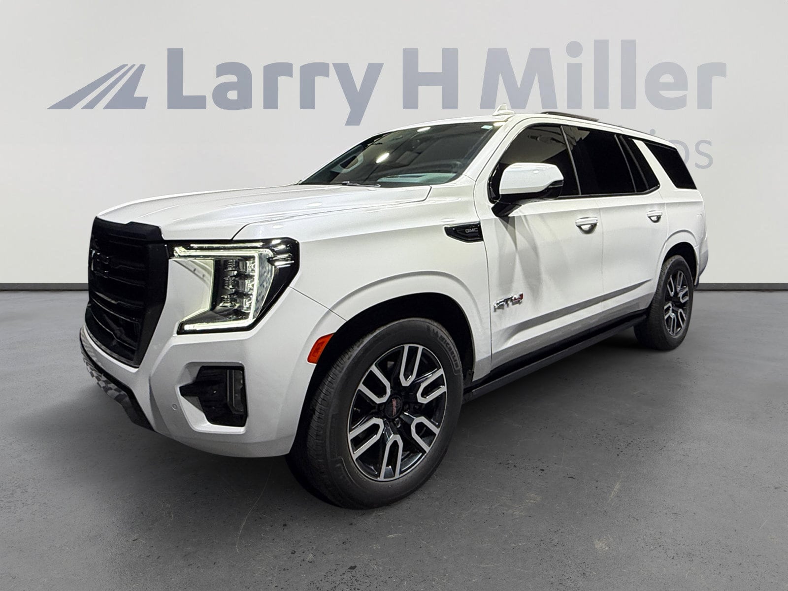 2021 GMC Yukon 4WD AT4's photo